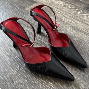 By far alla black 80 pumps